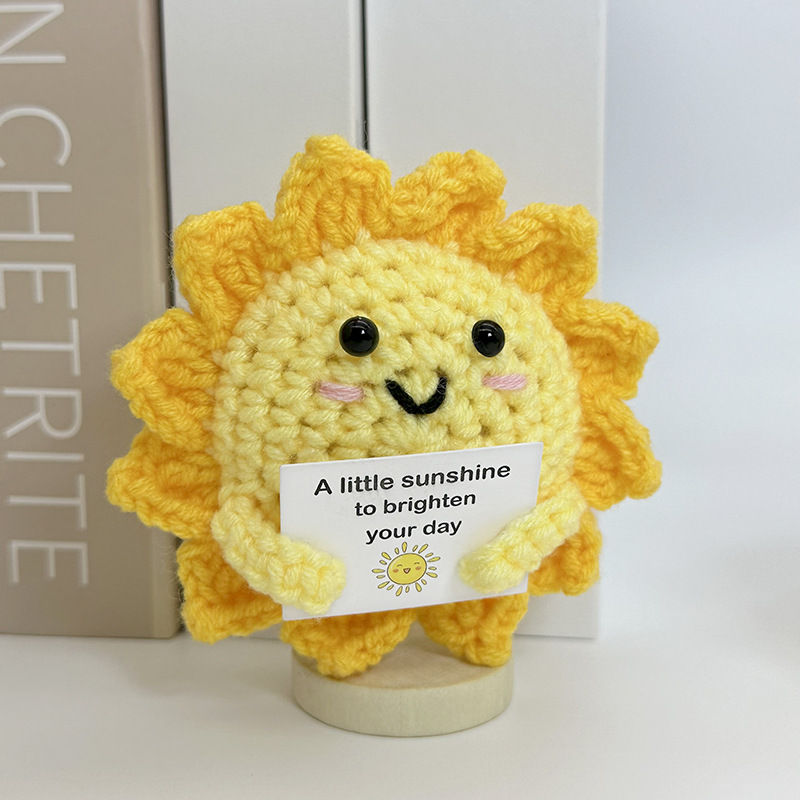 Home Textiles Today - 面白いポジティブかぎ針編みサンシャイン人形デスクトップオーナメント手作り応援感情的なサポートポジティブ太陽カード付きホームパーティーの装飾