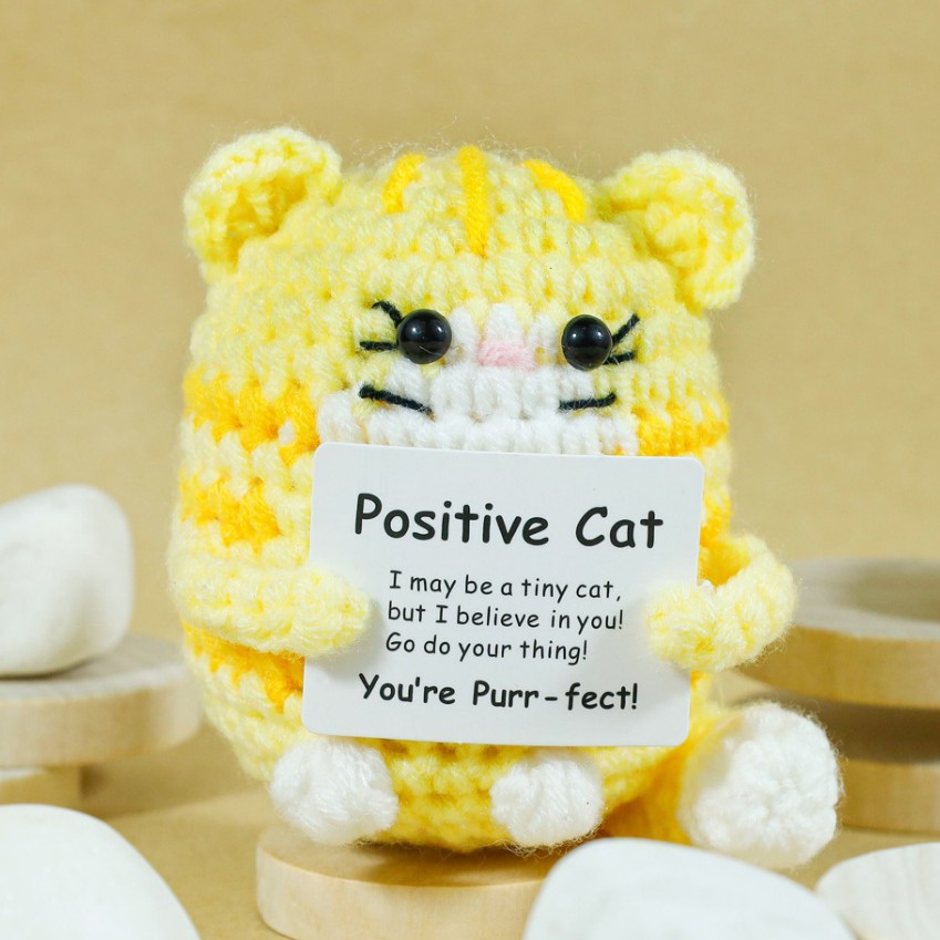 面白い編み物のポジティブな猫のぬいぐるみ、カード付き、家の部 - Home Textiles Today のレビューと価格