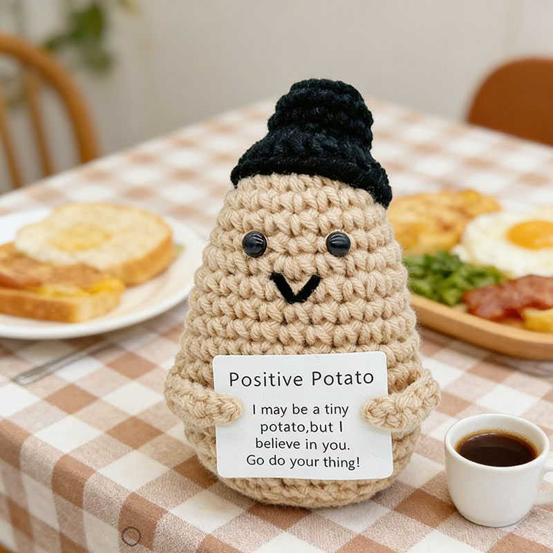 かわいいポジティブポテトのニット帽付き手編み人形、手作りの毛 - Home Textiles Today のレビューと価格